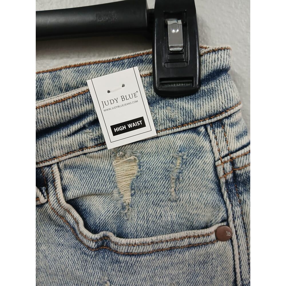 Judy Blue HW Mineral Wash Destroy Boyfriend Shorts - Picture 6 of 8